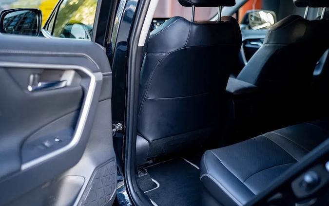 Toyota RAV4 cena 185000 przebieg: 37362, rok produkcji 2021 z Stęszew małe 232